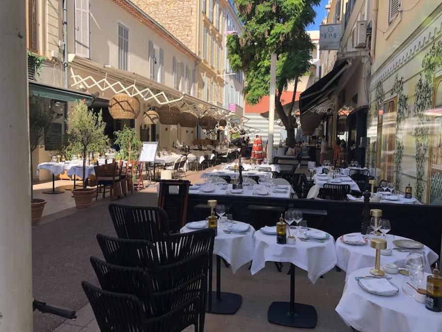 Restaurace v ubytování Cannes : Commandant André/Florian pieton