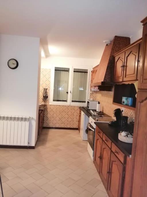 Kuchyňa alebo kuchynka v ubytovaní Maison Gaillacoise