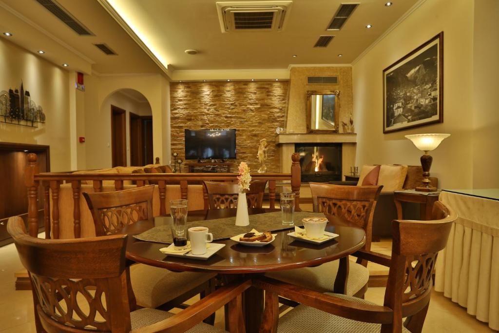 Posezení v ubytování Xenios Dias Boutique Hotel