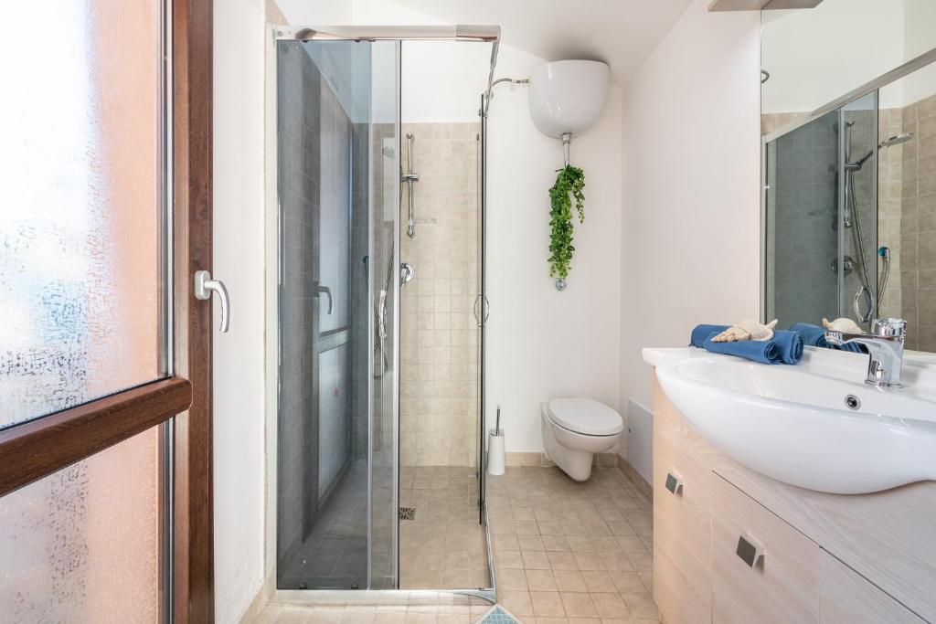 A bathroom at Casa Clà