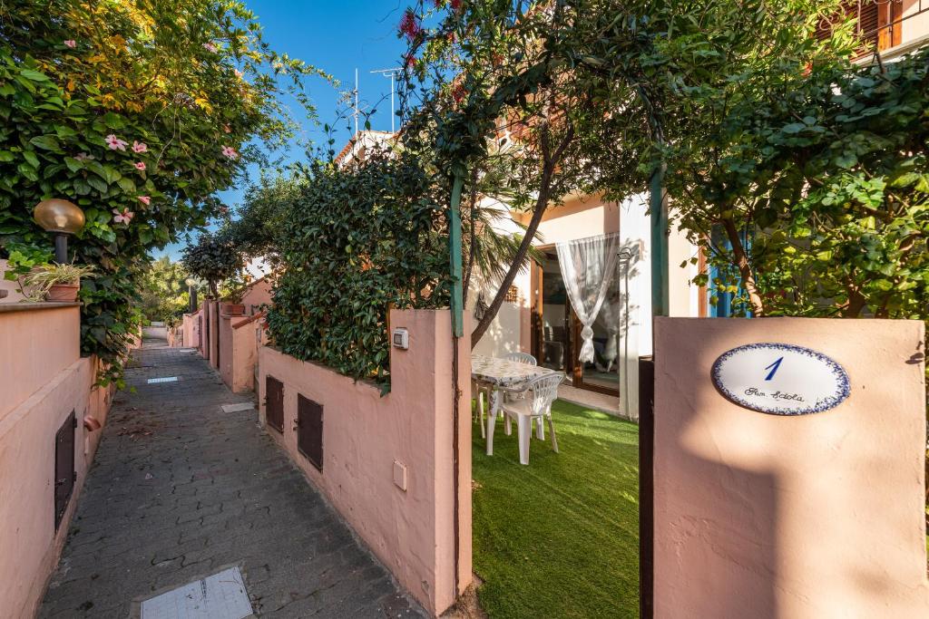 A garden outside Casa Clà