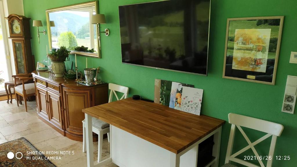 TV a/nebo společenská místnost v ubytování Land - Haus
