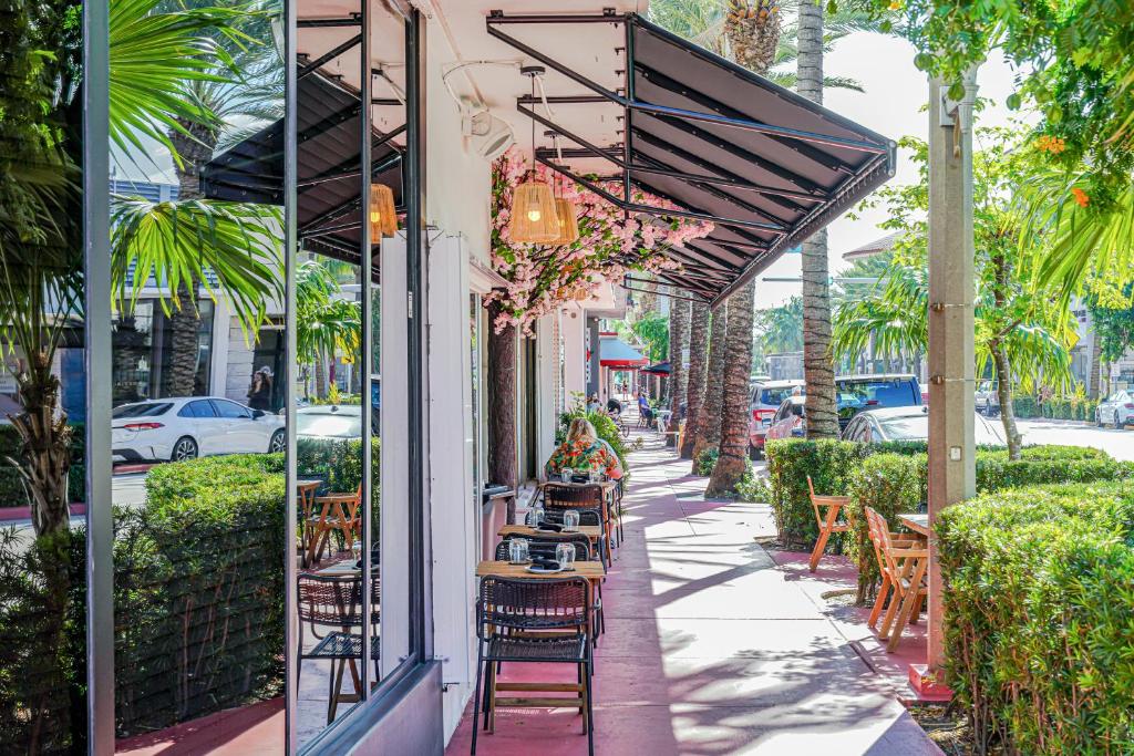Ein Garten an der Unterkunft PRAIA Hotel Boutique &amp; Apartments Miami Beach