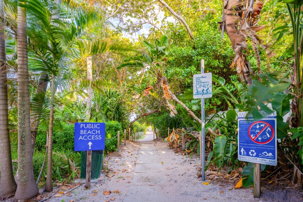 Ein Garten an der Unterkunft PRAIA Hotel Boutique &amp; Apartments Miami Beach