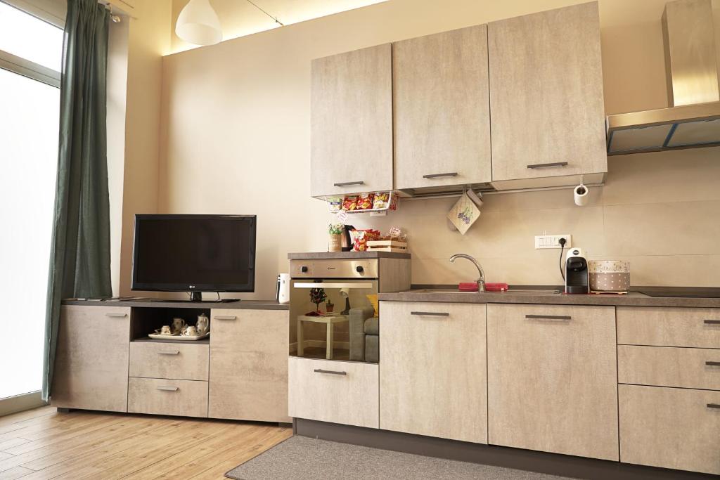 Kuchyň nebo kuchyňský kout v ubytování APPARTAMENTO INCANTEVOLE : TORINO
