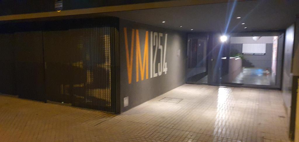 an empty hallway with a door in a building at VM 1254 - Departamento APART - con Cochera in Rosario