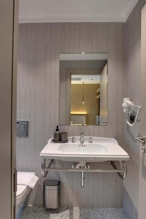 21 Rooms Hotelにあるバスルーム