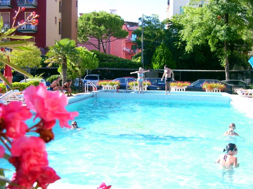 Bazén v ubytovaní Hotel Continental alebo v jeho blízkosti