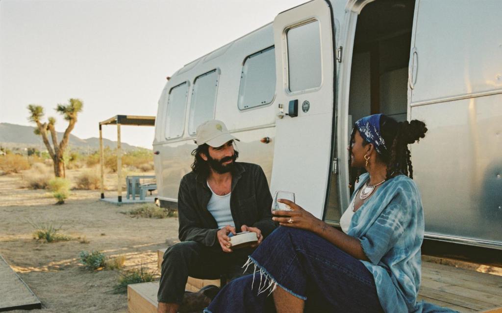Gestir sem dvelja á AutoCamp Joshua Tree