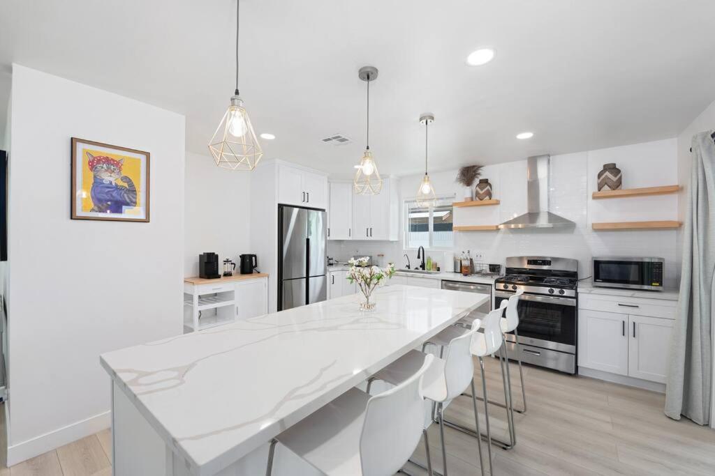 Charming Vacation Rental Home Near Disneyland Park - Housity