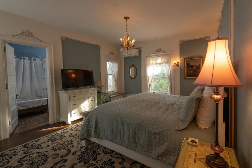 Cartier Mansion — photo 12