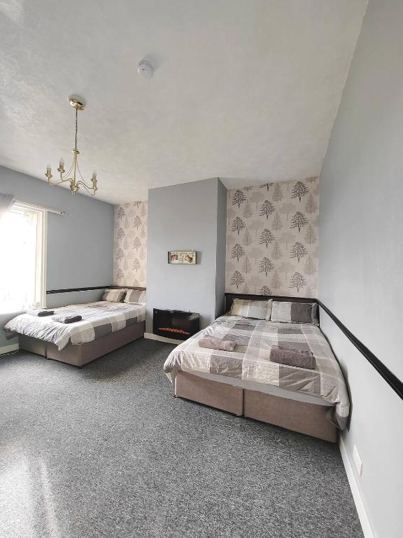 Modern Halifax apartment, Free Parking, Great location, Hipperholme