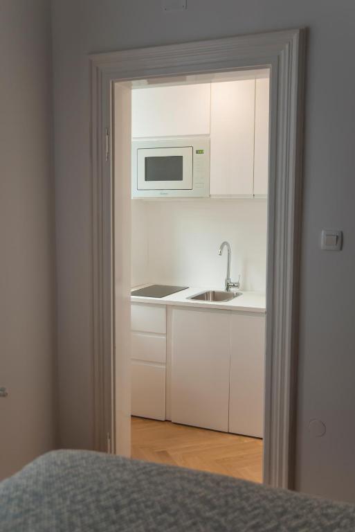 Stross Apartments - 17