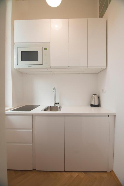 Stross Apartments - 19