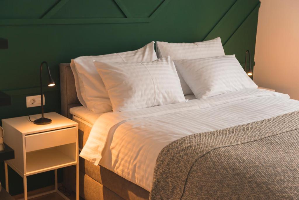 Stross Apartments - 13