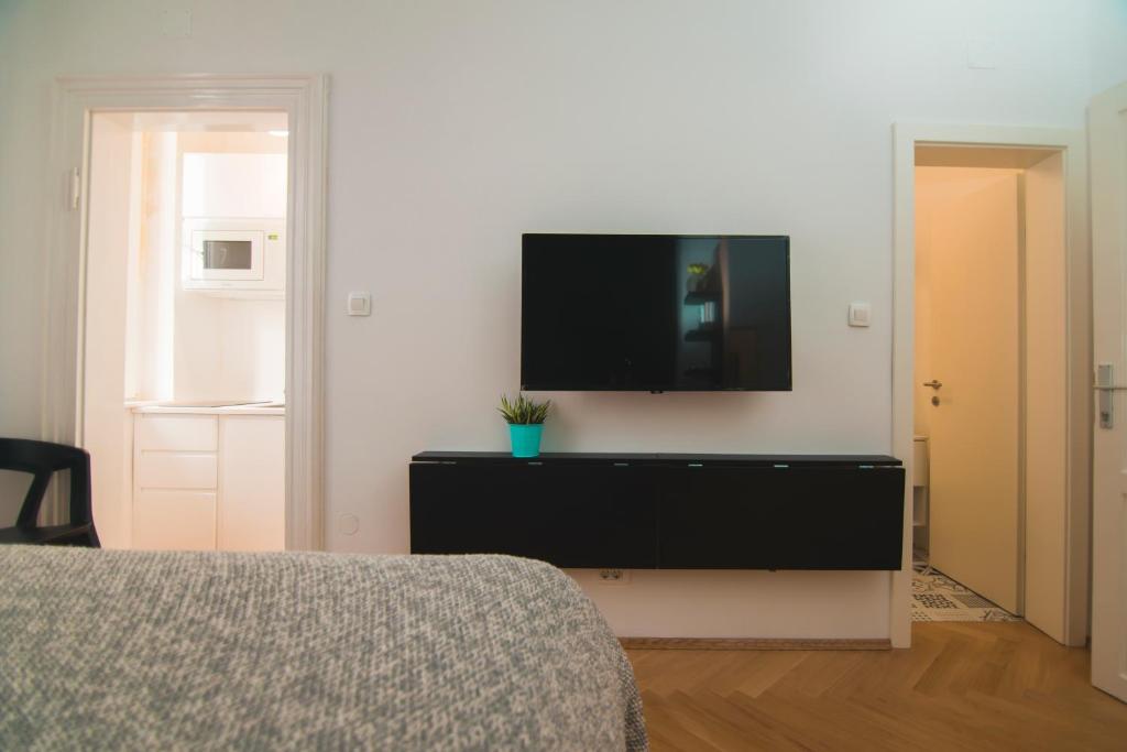 Stross Apartments - 18