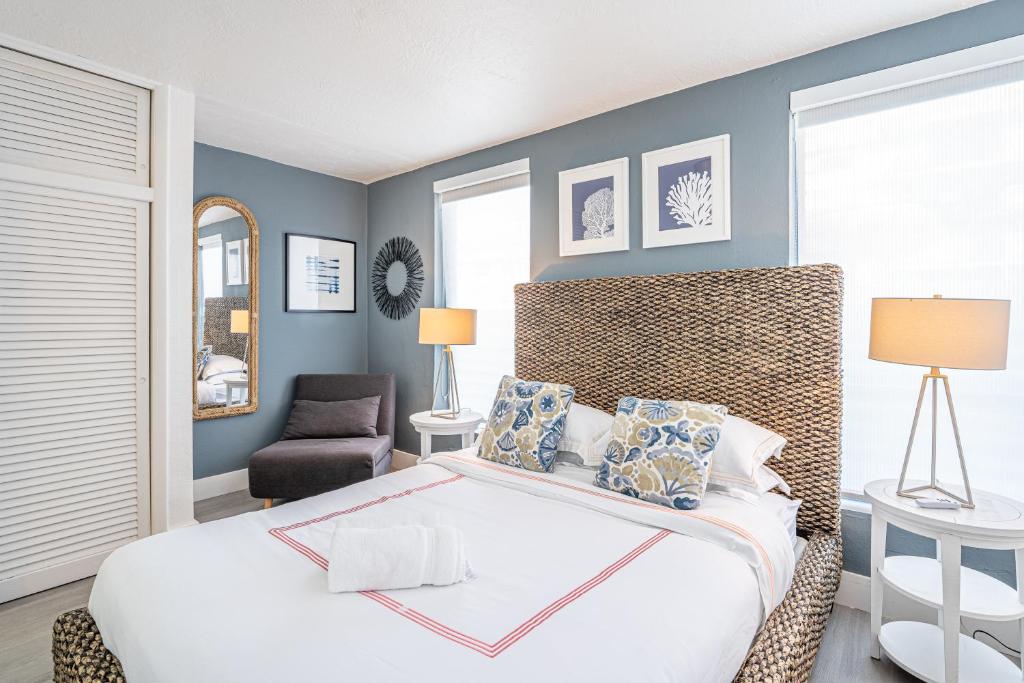 Ein Bett oder Betten in einem Zimmer der Unterkunft PRAIA Hotel Boutique &amp; Apartments Miami Beach