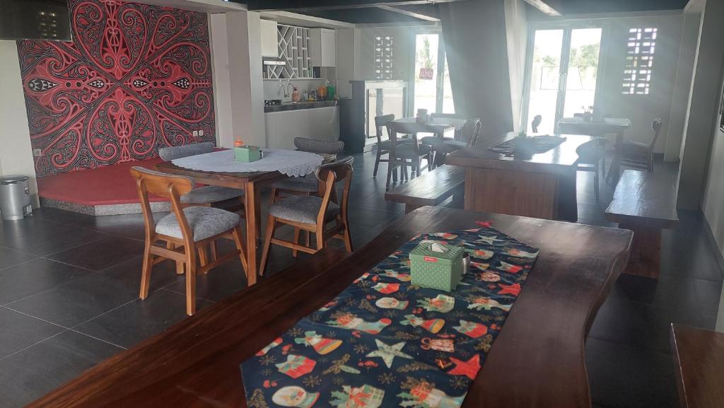 Kuchyň nebo kuchyňský kout v ubytování Hotel Wisma Mangurna