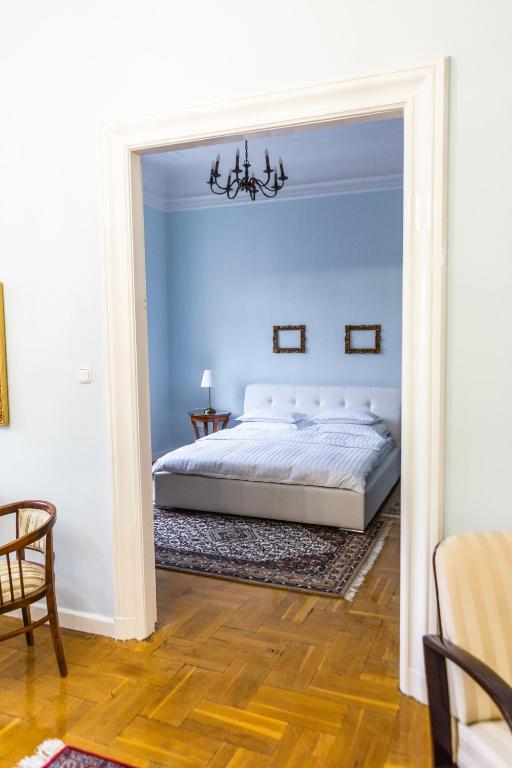 Posteľ alebo postele v izbe v ubytovaní Luxury Downtown 3 Bedroom Apartment by Synagoge with Beautiful View