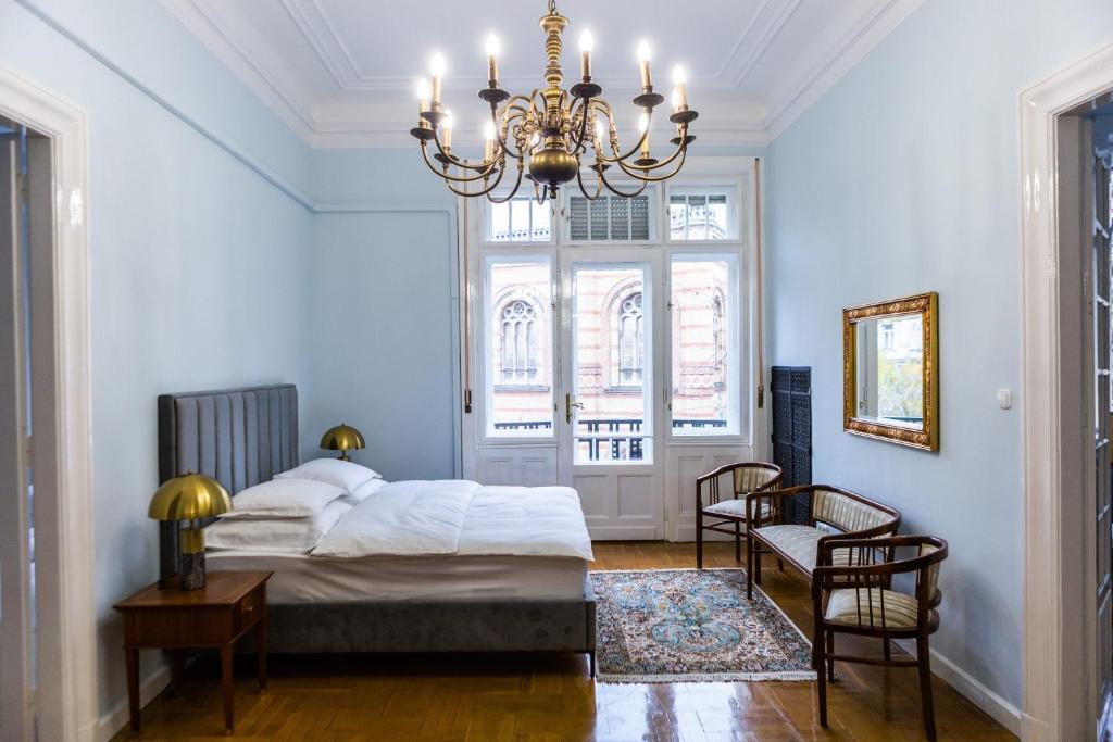 Posteľ alebo postele v izbe v ubytovaní Luxury Downtown 3 Bedroom Apartment by Synagoge with Beautiful View