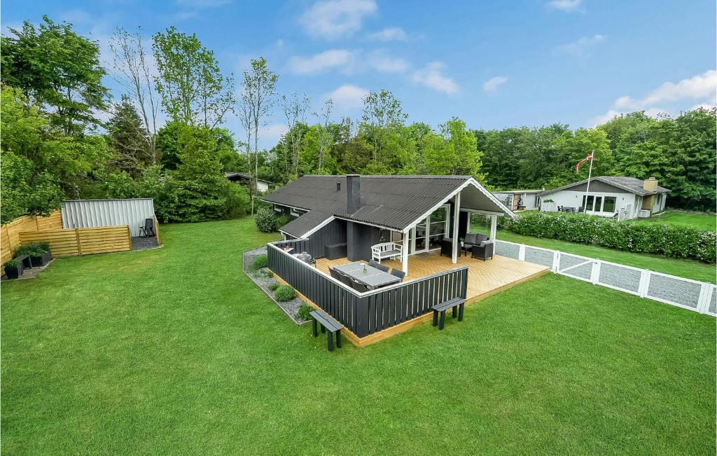 Zahrada ubytování Three-Bedroom Holiday Home In Toftlund