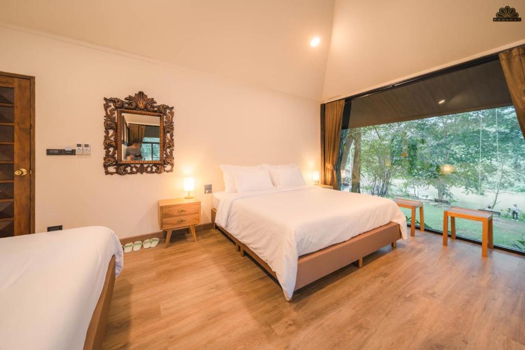 Kenaray Farmstay riverside - Family Suite With Balcony