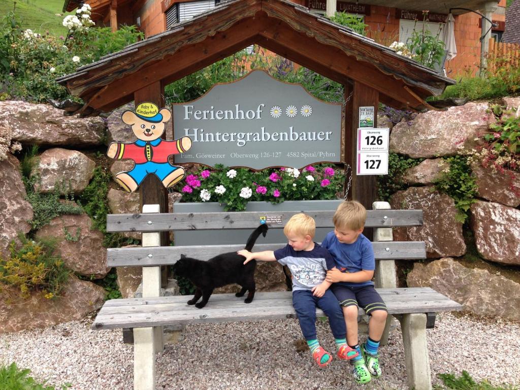 Deti v ubytovaní Ferienhof Hintergrabenbauer