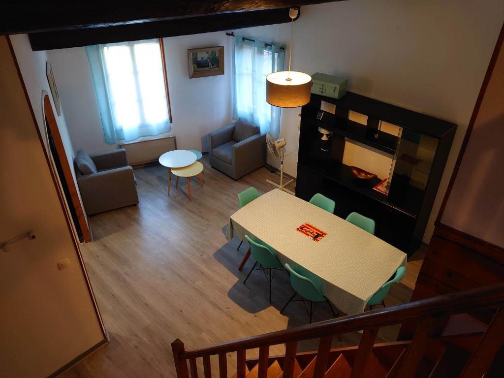 Posedenie v ubytovaní 6VOLT21 Appartement pour 6 personnes au cœur du Faubourg