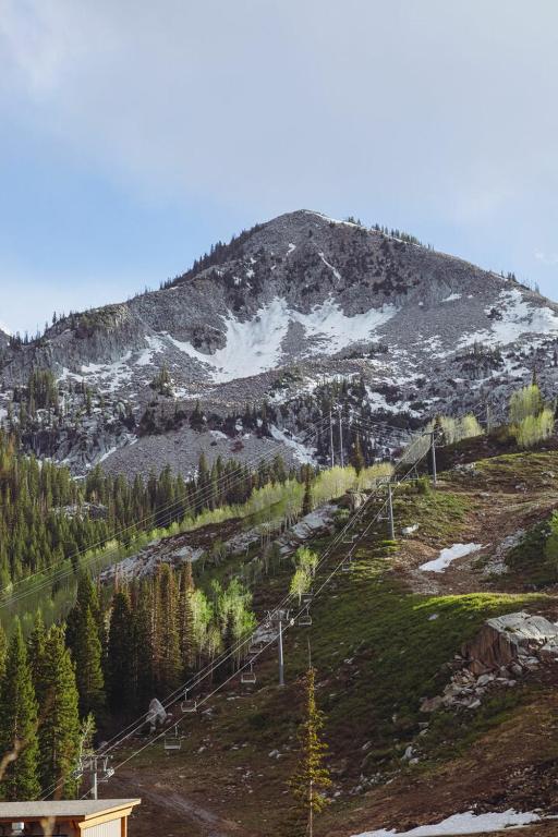 Big Cottonwood 2 Bedroom Brighton Chalet - Housity