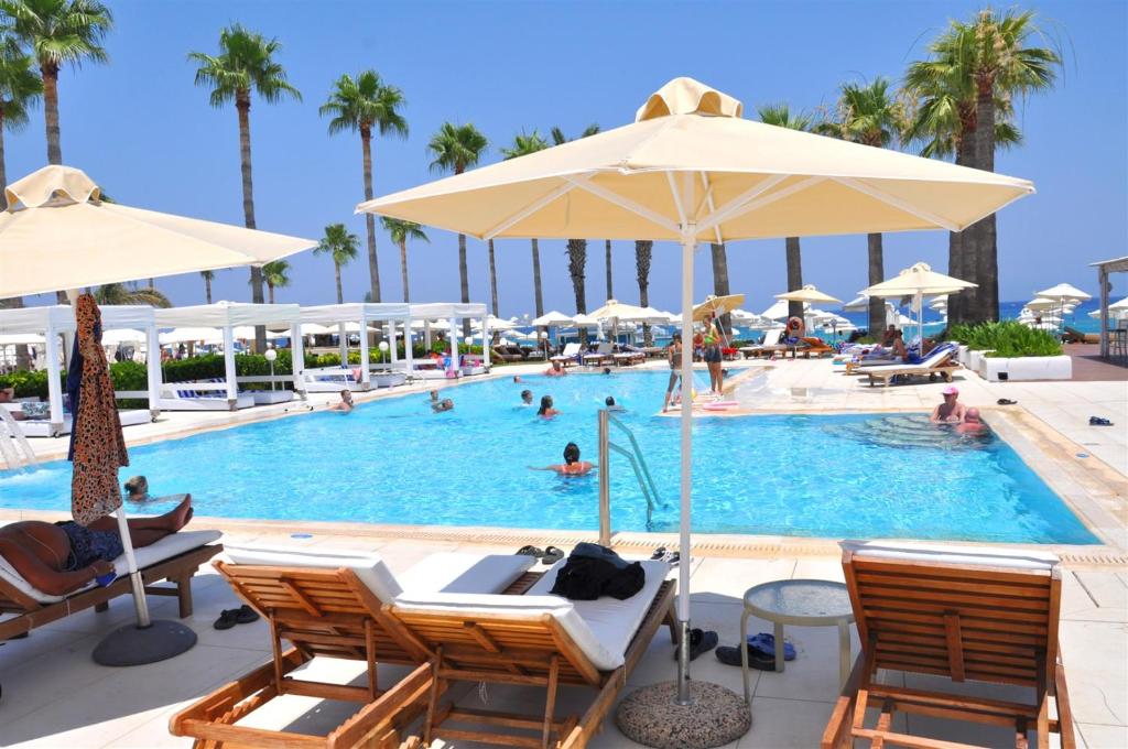 Басейн в Vrissiana Boutique Beach Hotel або поблизу