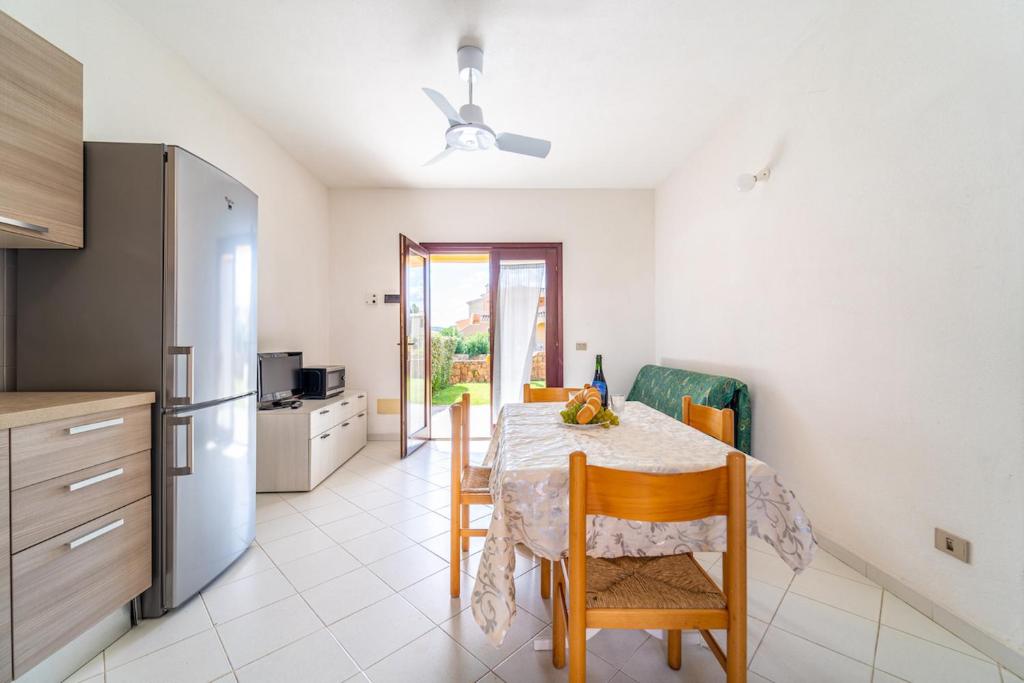 Kuchnia lub aneks kuchenny w obiekcie ISS Travel, Ambra apartments - 800 m from La Cinta beach