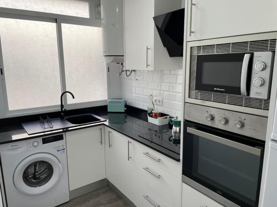 A kitchen or kitchenette at Apartamento El Rincón de la Verdad