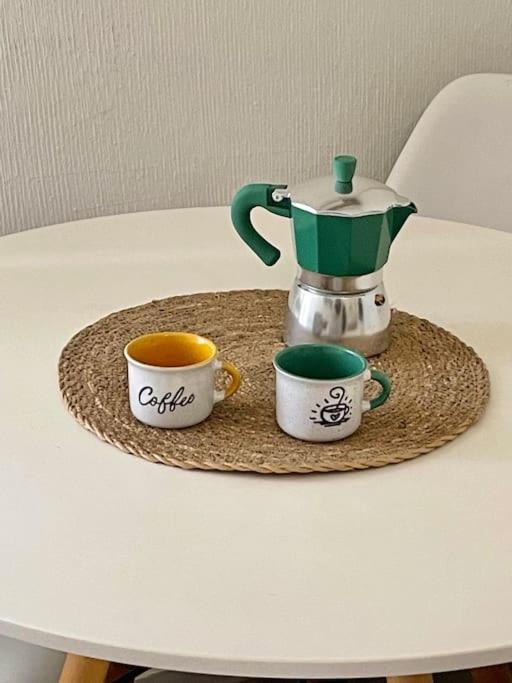 Coffee and tea making facilities at Apartamento El Rincón de la Verdad