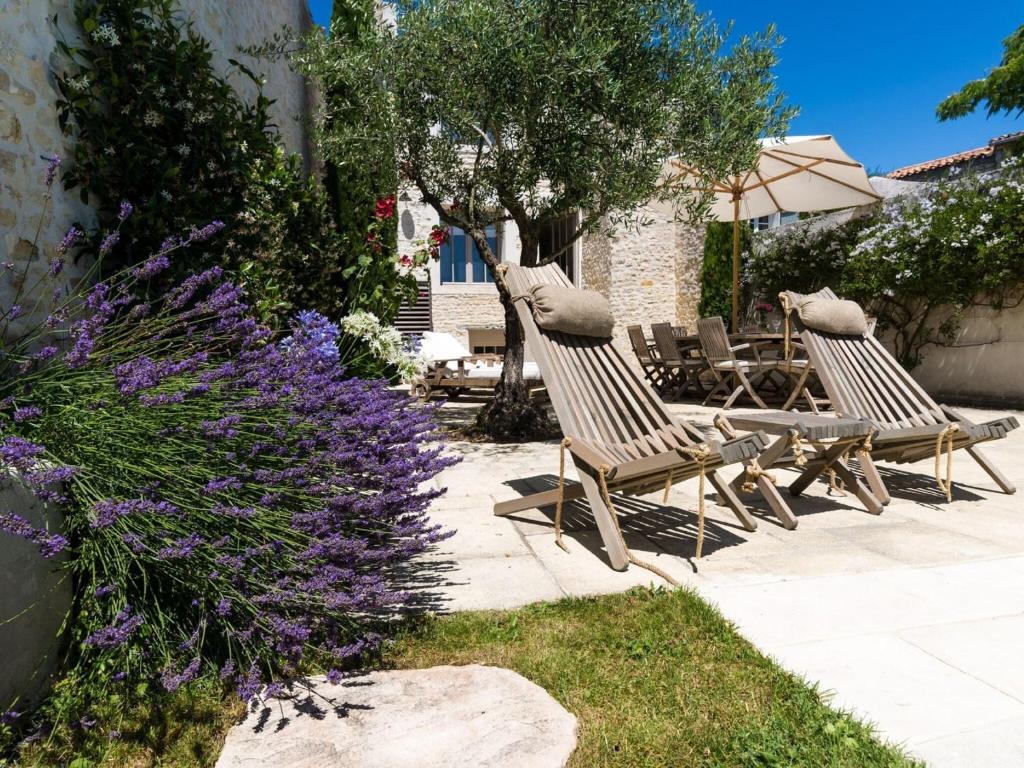 Zdjęcie z galerii obiektu Villa Petit Sergent with pool, cinema w mieście Le Bois-Plage-en-Ré