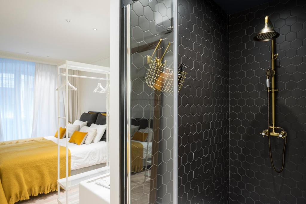 Posteľ alebo postele v izbe v ubytovaní Brand New I Beachfront I 3 min Old Town ANVERS