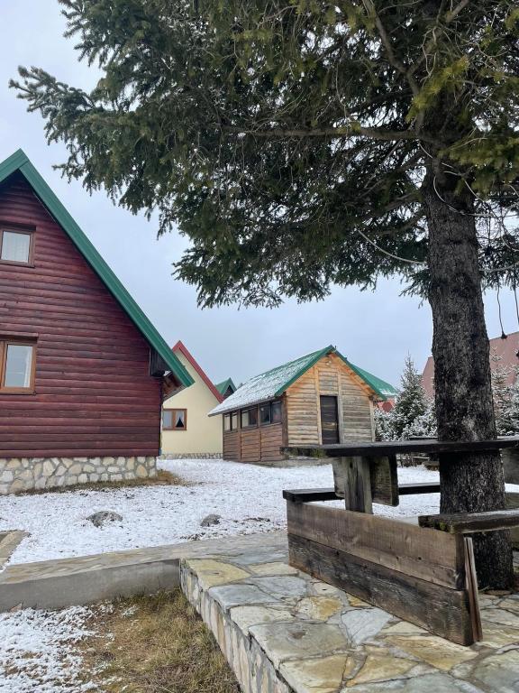 Budova, kde se prázdninový areál nachází