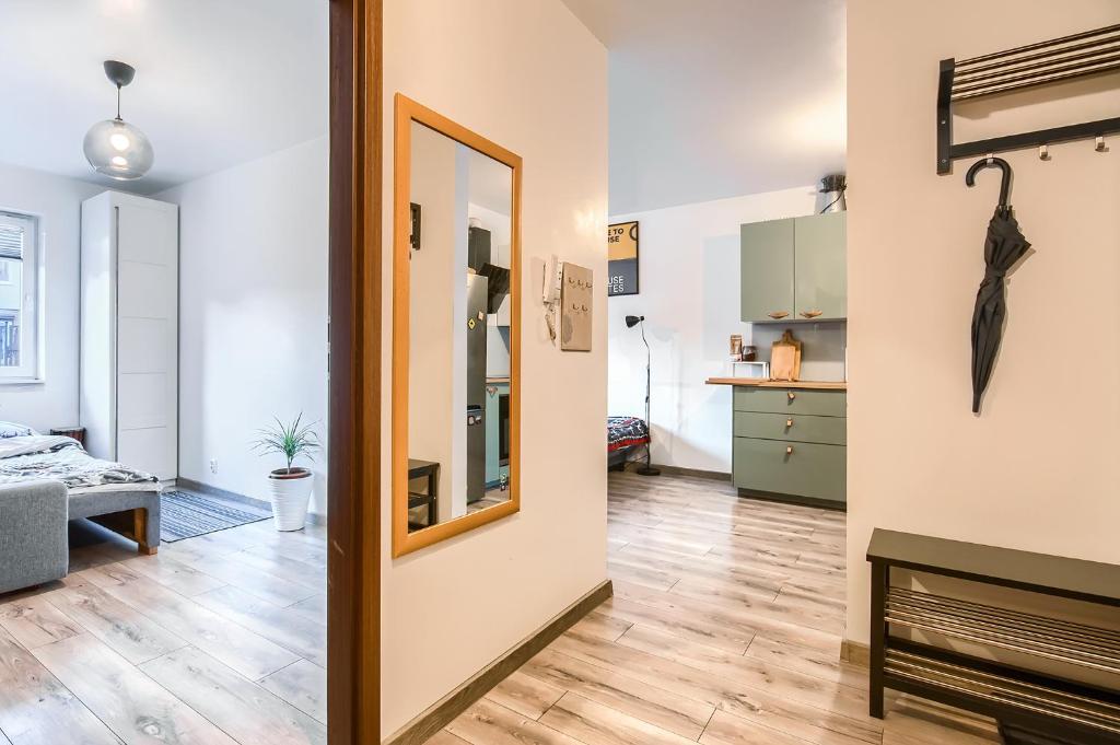 Urocze mieszkanie z ogródkiem i bezpłatny parking - 9