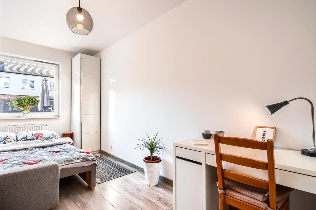 Urocze mieszkanie z ogródkiem i bezpłatny parking - 12