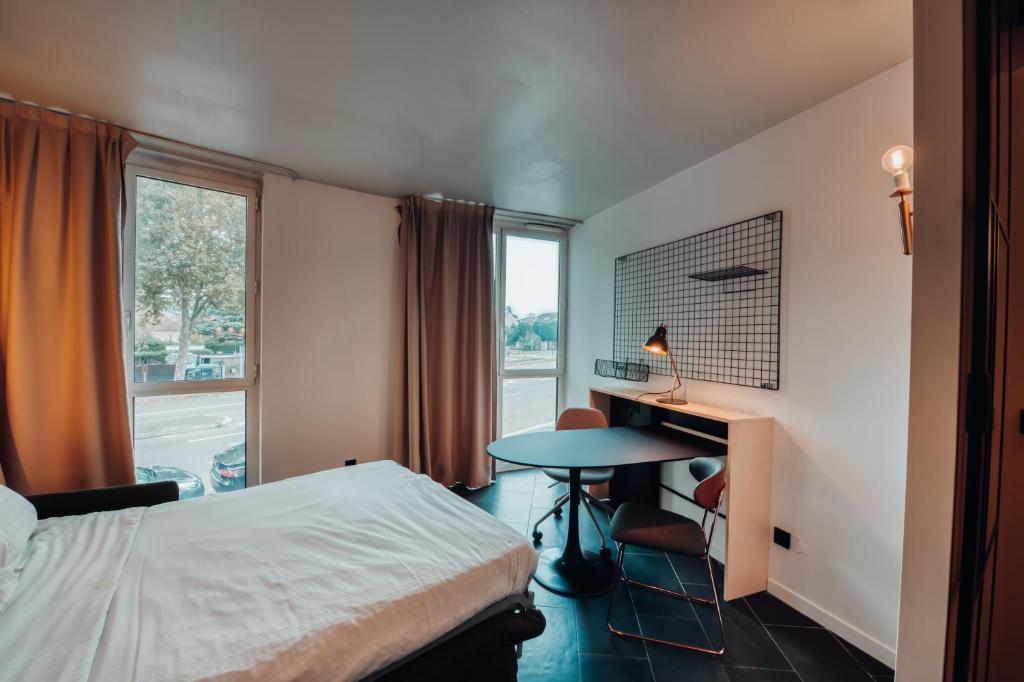 COWOOL Cergy - Two-Bedroom Apartment