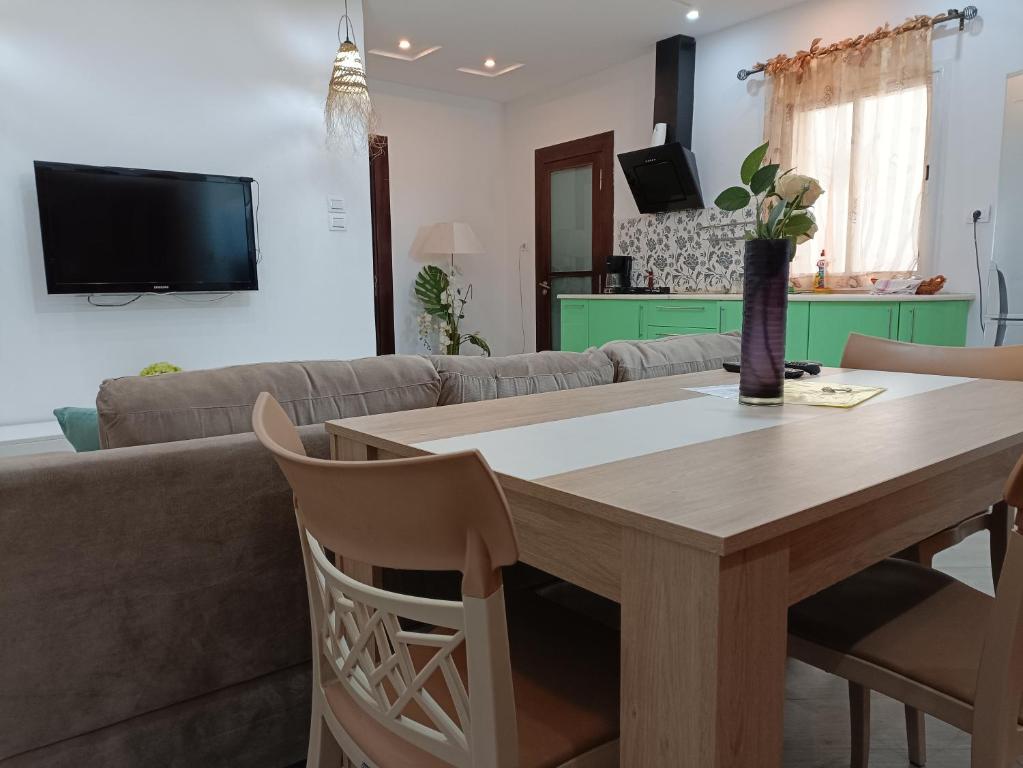 TV a/nebo společenská místnost v ubytování TIM Apartment 4 person, 2 rooms