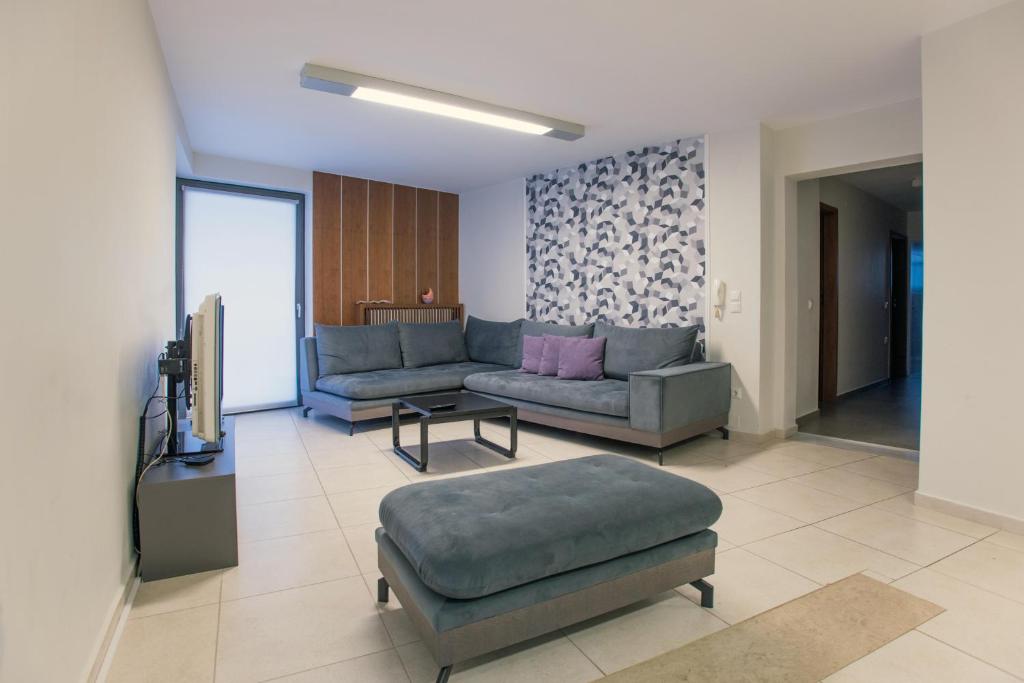 Prime 3BR-2BA Apt in Heart of Heraklion-Fiber WIFI Steps to Lions Sq-Museum, Walk to Port #1