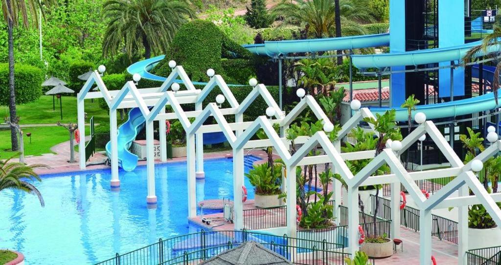 "VIVE BENAL BEACH" estudio 3124 con parque acuático, primera linea de playa