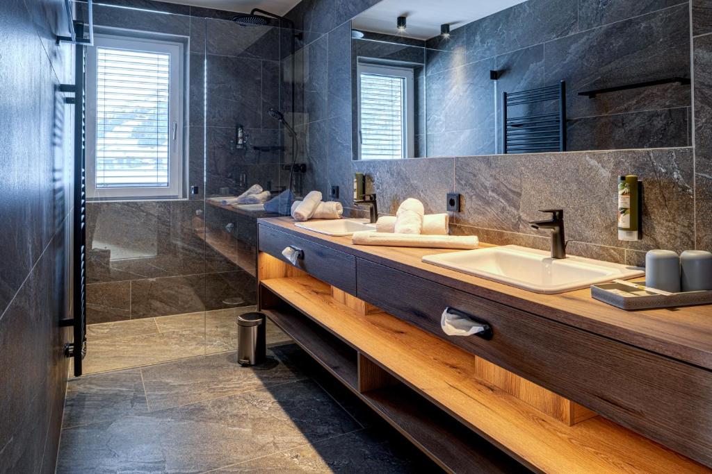 Łazienka w obiekcie Naturhotel Tandler