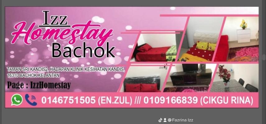 Una foto de una habitación rosa con cama en Izz Homestay Bachok, en Bachok