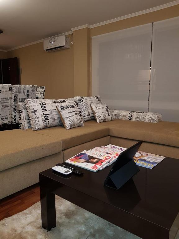 Departamento Caseros - Deluxe Apartment