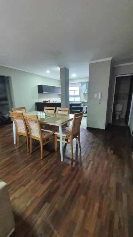Departamento Caseros - Deluxe Apartment
