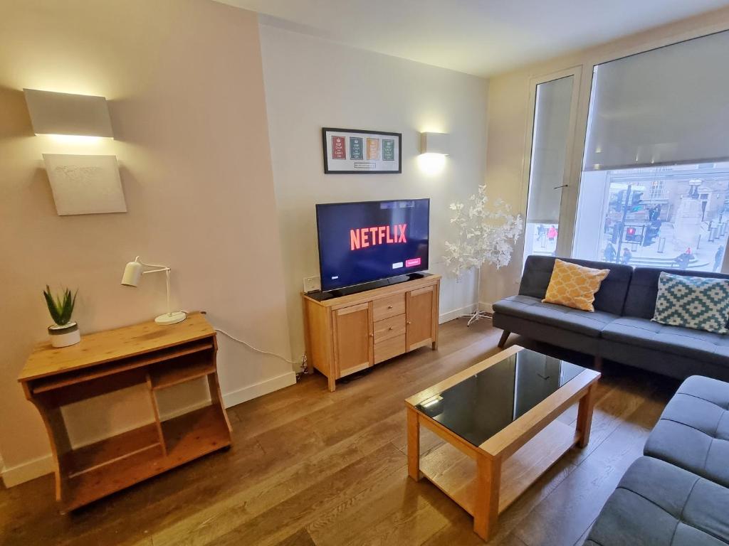 London City Apartments - One-Bedroom Apartment