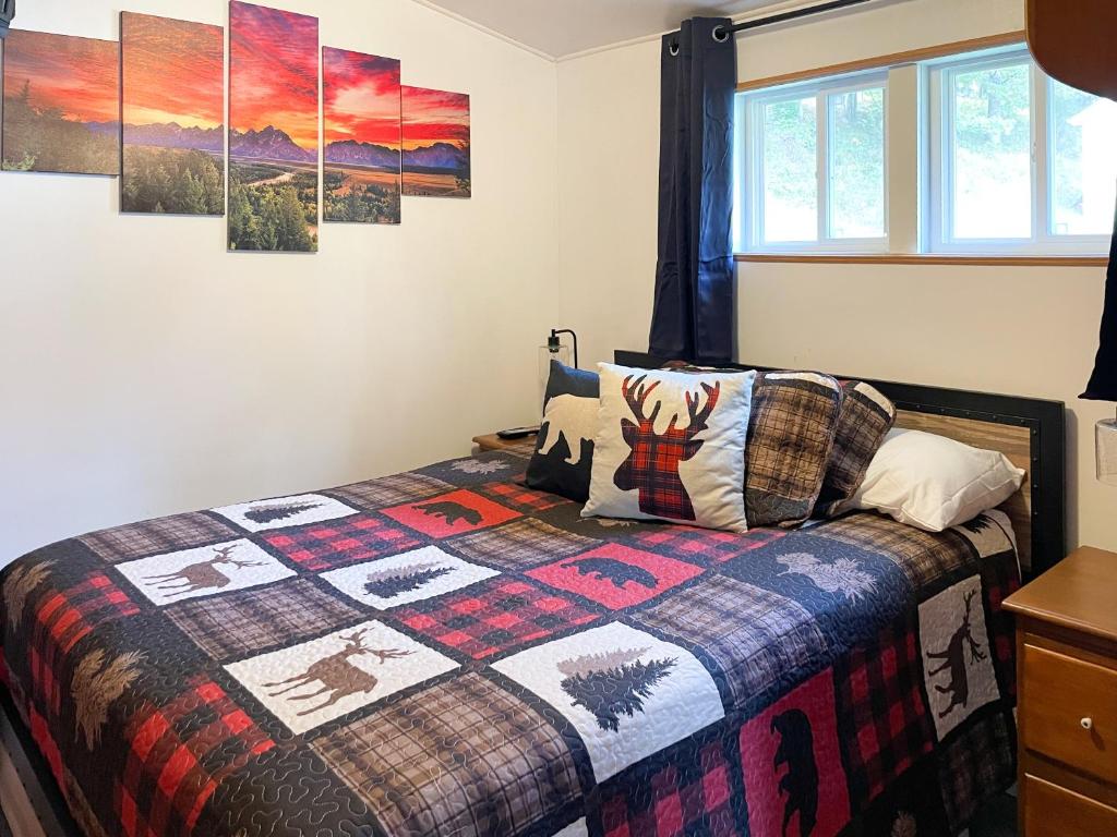 Eagle's Peak Cottage Near Allegheny River, West Hickory (updated prices