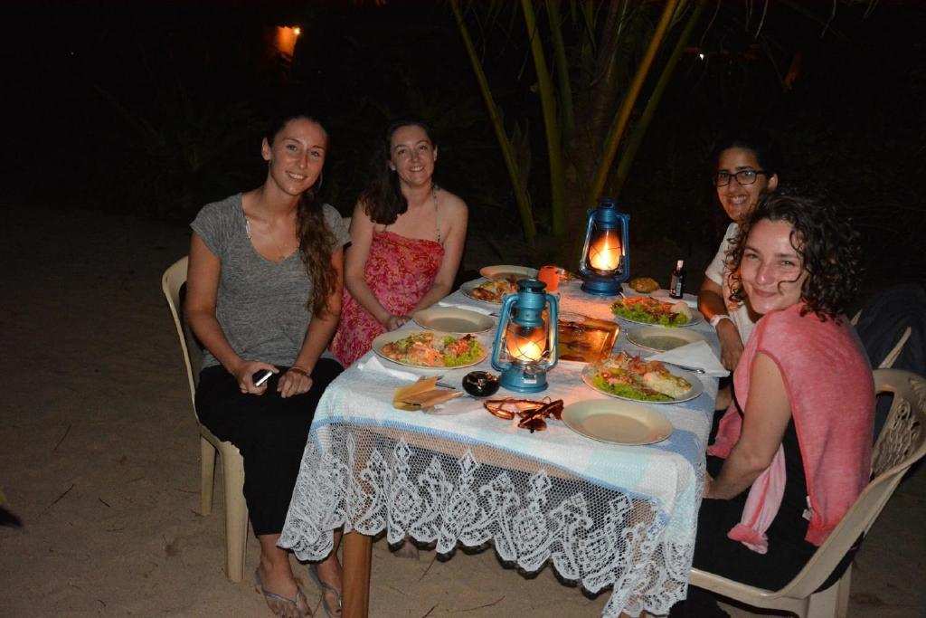 Arcade Beach Hotel - 3