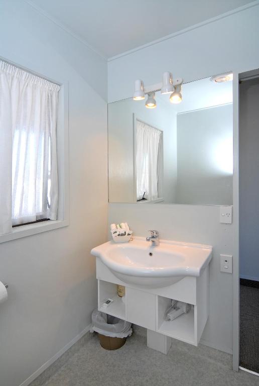 Edgewater Motor Lodge - Resim 30